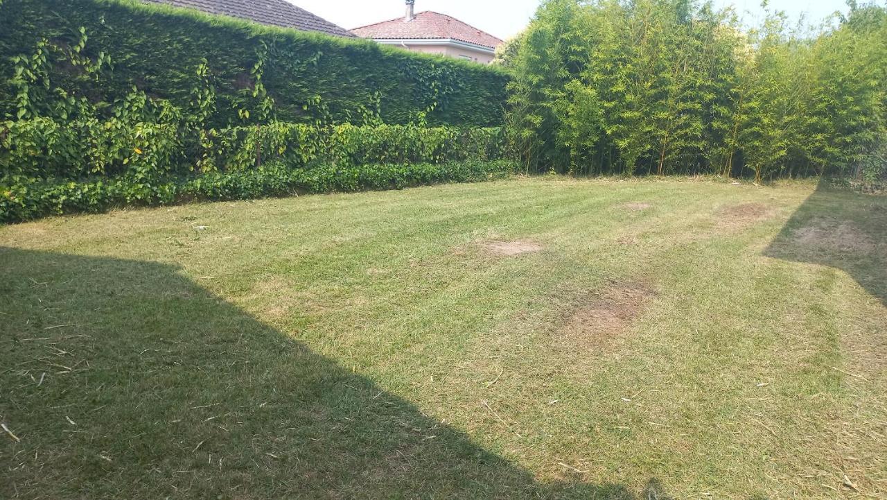 Maison spacieuse avec un terrain Casseneuil Extérieur photo